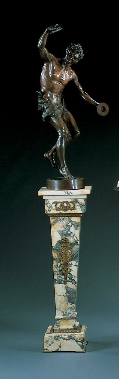 Støpt etter en modell av Goldscheider, modellert som en dansende satyr som spiller cymbaler av Edmund Klotz