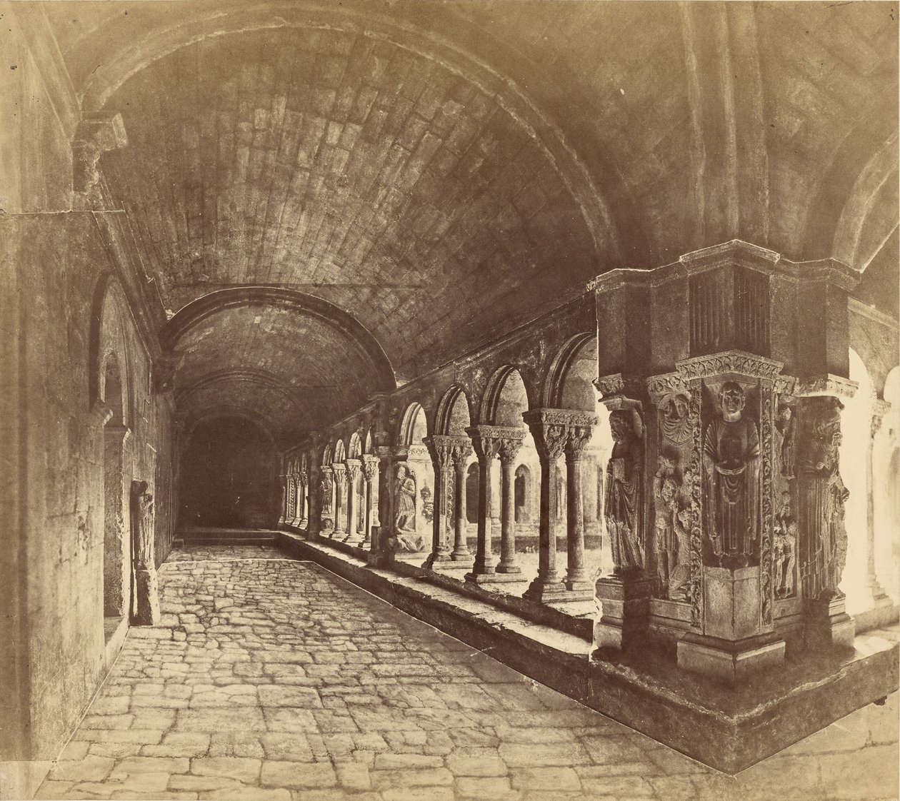 Arles. Klostergangen i Saint-Trophime av Édouard Baldus