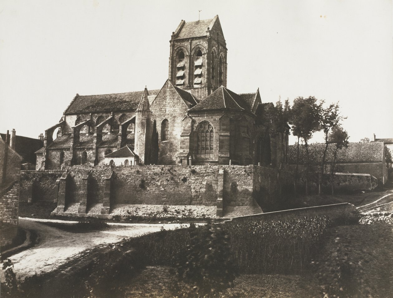 Kirke i Auvers av Édouard Baldus