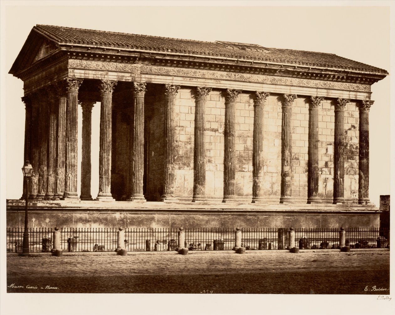 Maison Carrée i Nîmes av Édouard Baldus