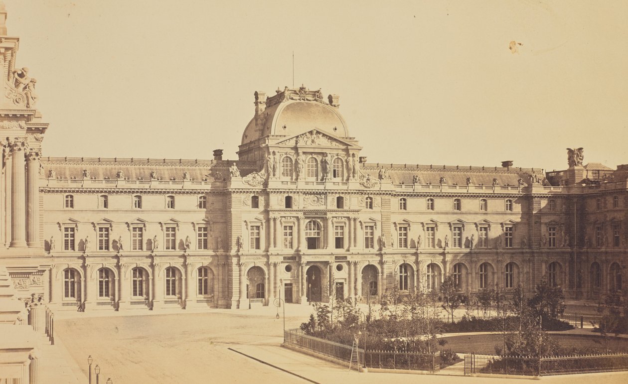 Cour Napoléon og Pavillon Sully sett fra Turgot-fløyen i Louvre, Paris av Édouard Baldus