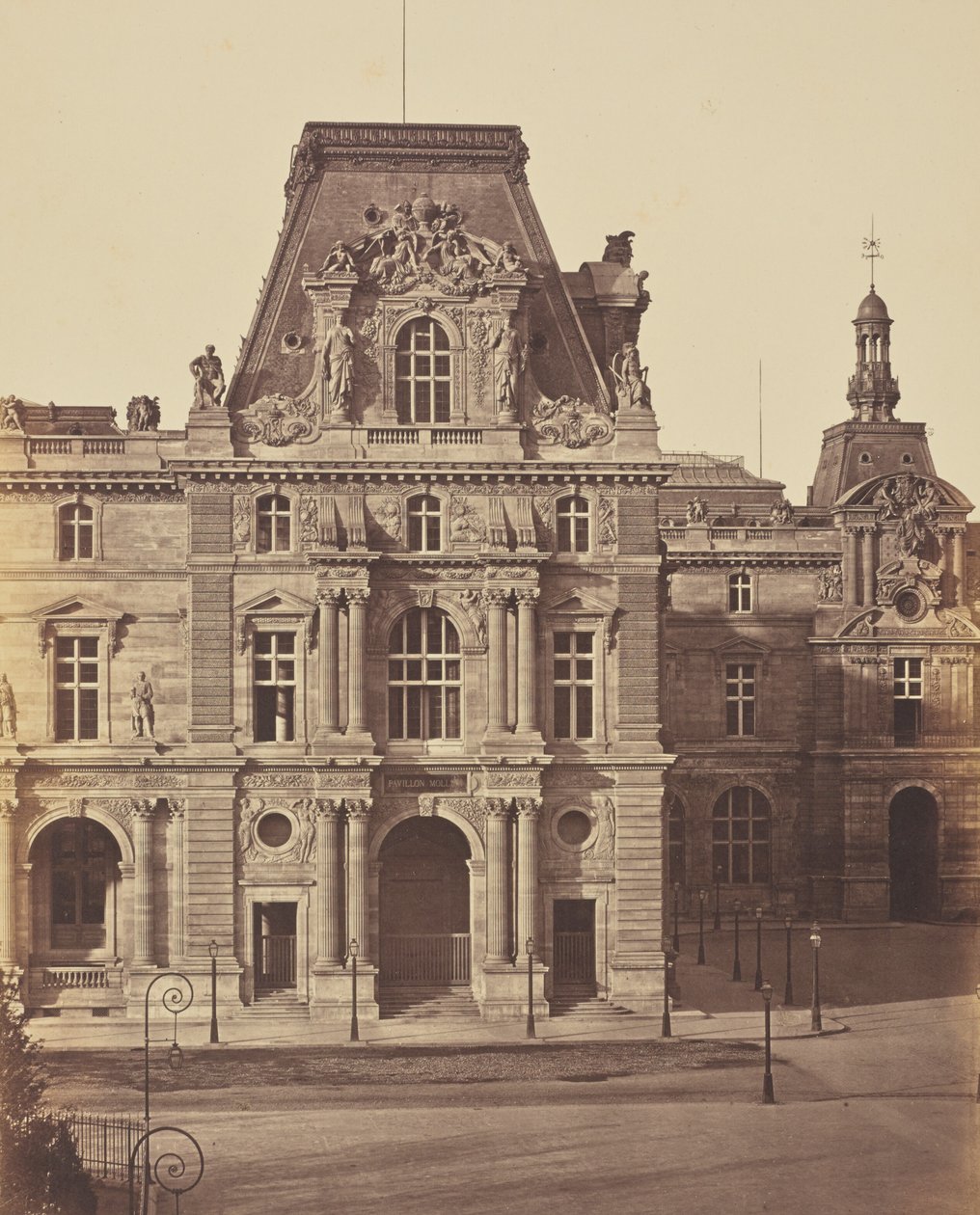 [Pavillon Mollien, Louvre, Paris] av Édouard Baldus