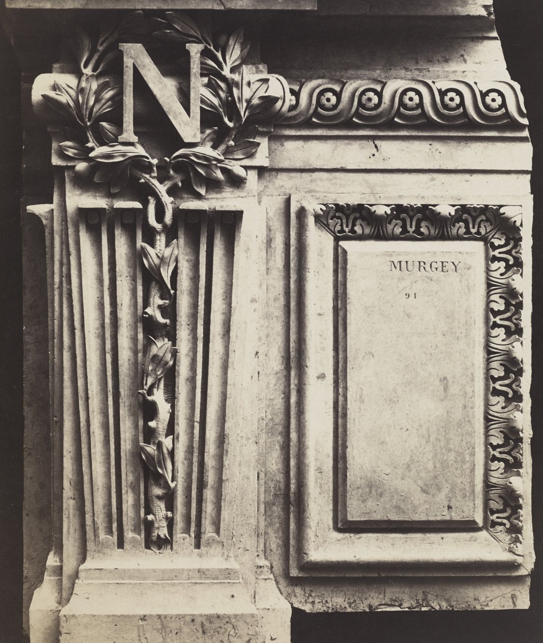 Dekorativt element, New Louvre, ca. 1856 (albumin sølvtrykk fra glassnegativ) av Edouard Denis Baldus