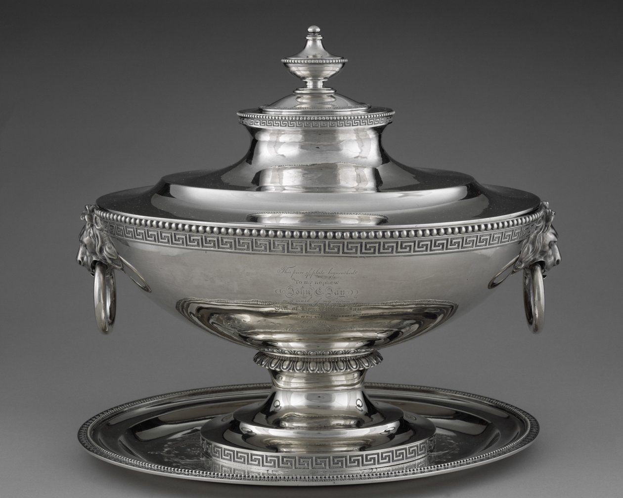 Suppeterrin med underplate av Edward Chandler Moore