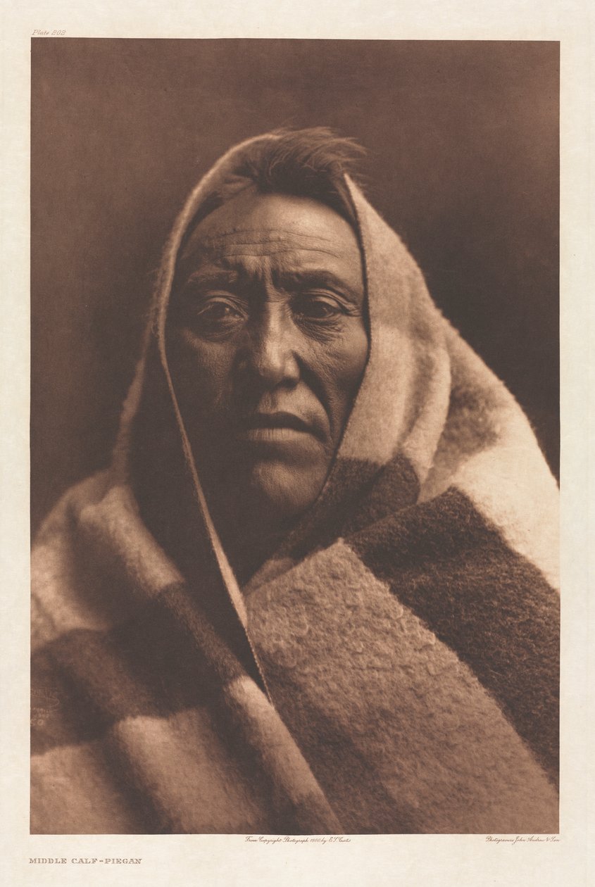 Portfolio VI, Plate 202: Midtkalv - Piegan av Edward S. Curtis