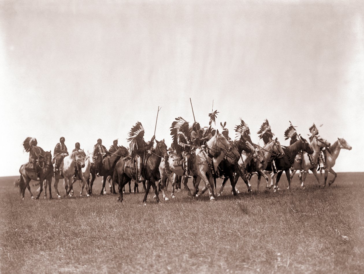 Brule Sioux War Party av Edward S. Curtis, ca. 1907 (tonet sølvtrykk) av Edward Sheriff Curtis