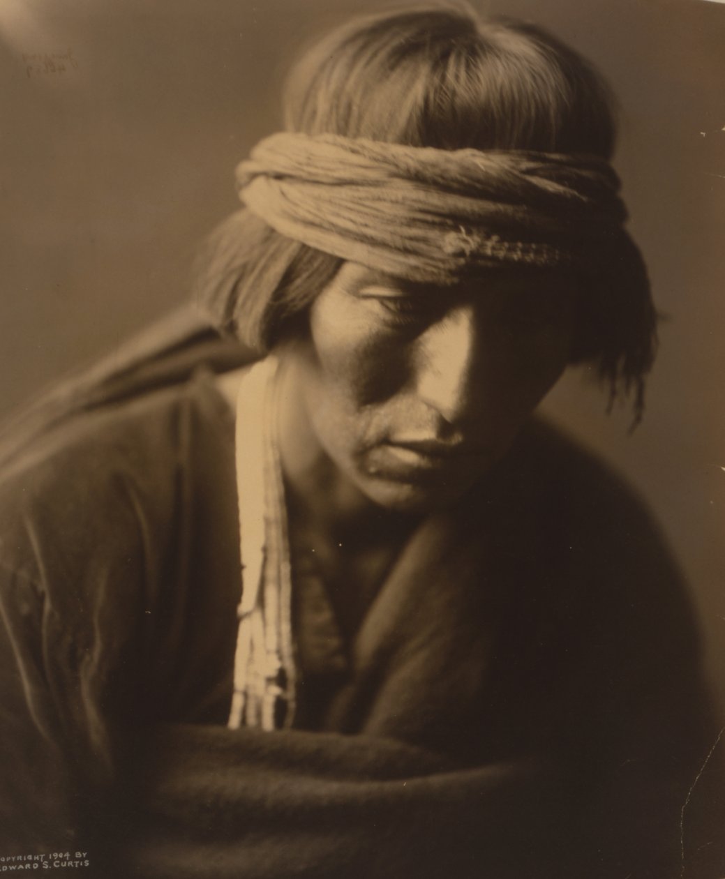 Hastobiga, Navaho Medicine Man 1904 (bilde) av Edward Sheriff Curtis