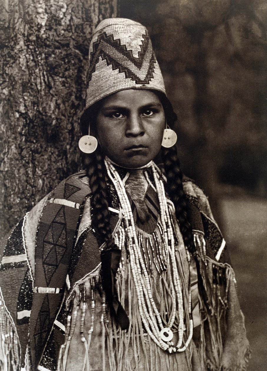 Indian of America: Portrait of Girl Umatilla av Edward Sheriff Curtis
