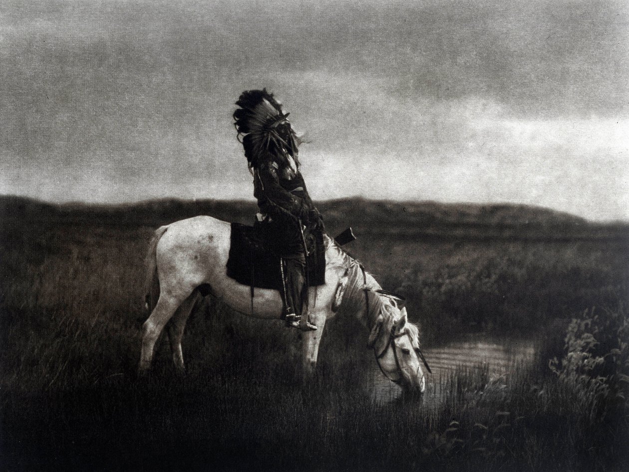 Indisk kriger som rir på sletten av Edward Sheriff Curtis