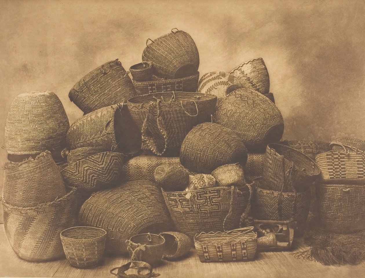 Puget Sound Baskets, 1912. av Edward Sheriff Curtis