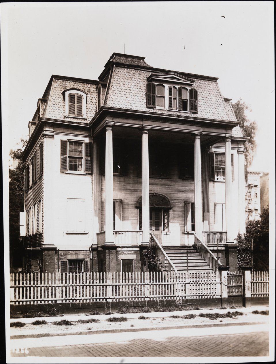 Watt-Pinkney Mansion, 1913 (gelatinsølvtrykk) av Edwin Levick
