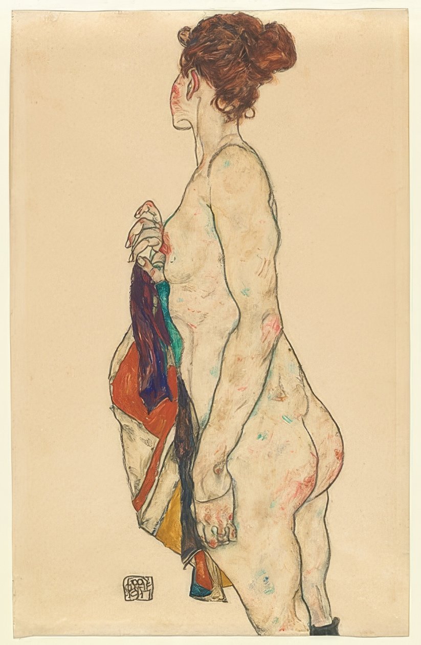 Stående naken med mønstret kappe. 1917 av Egon Schiele