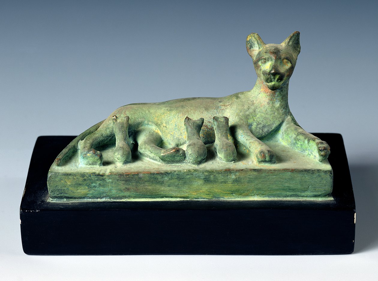 Katt med sine kattunger (bronse) av Egyptian