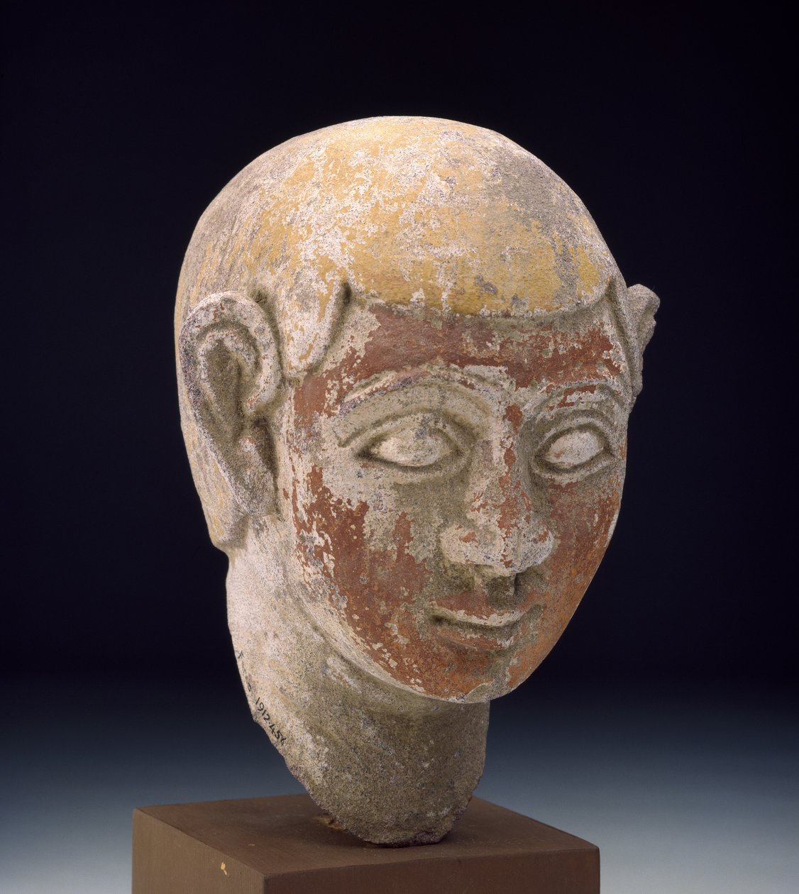 Malt sandsteinshode av en ba-statue, ca.1-300 (utskåret grå sandstein malt i rødt og gult) av Egyptian