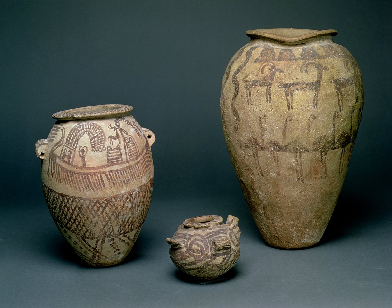 Vase dekorert med forskjellige friser av dyr og geometriske mønstre, egyptisk, Naqada I-perioden (4000-3500 f.Kr.) og Naqada II-perioden (3500-3100 f.Kr.) (terrakotta) av Egyptian