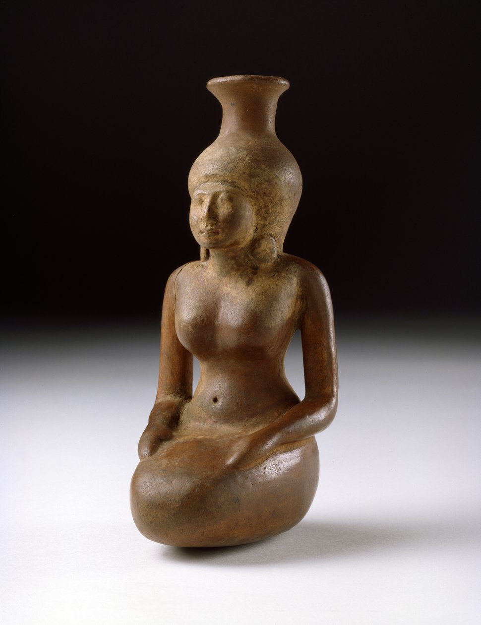 Fartøy i form av en jentekeramisk detalj av 110040 av Egyptian