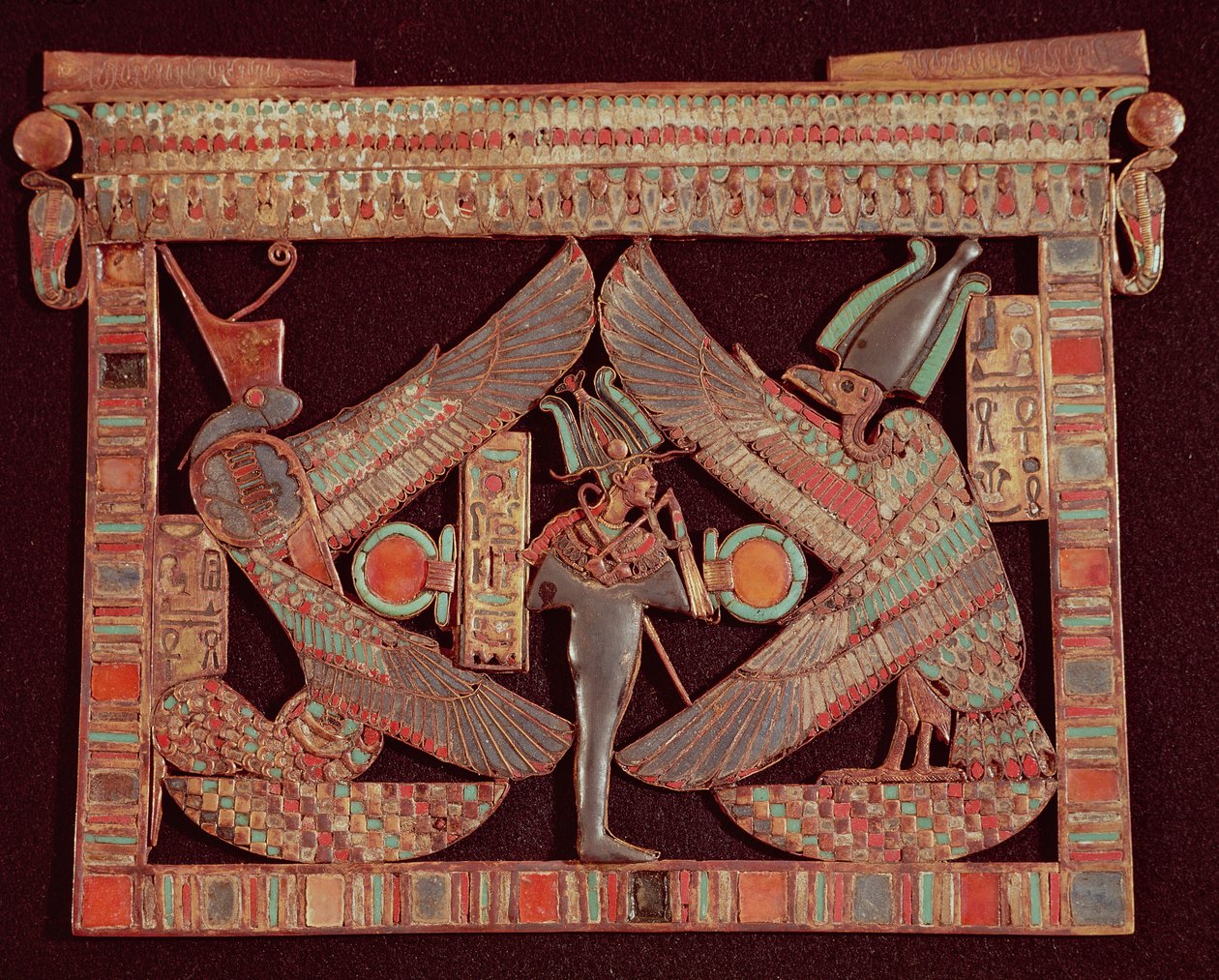 Brystplate som viser Osiris, guden for etterverdenen, fra graven til Tutankhamon, i Kongenes dal ved Theben, ca. 1361-52 f.Kr., New Kingdom (gull, lapis lazuli et al) av Egyptian 18th Dynasty