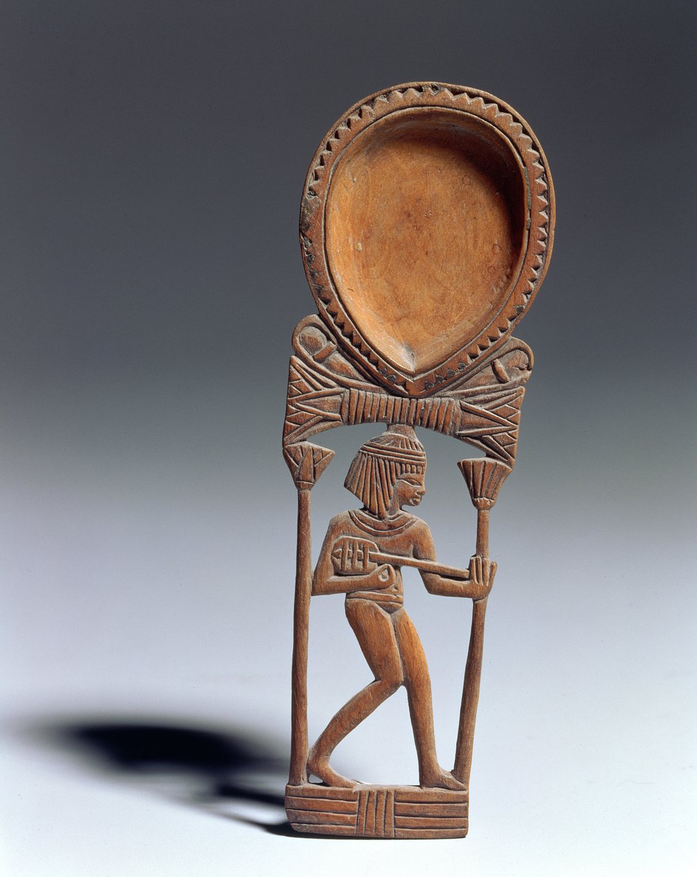 Kosmetisk skje med en figur av en lutenist, New Kingdom (tre) av Egyptian 18th Dynasty