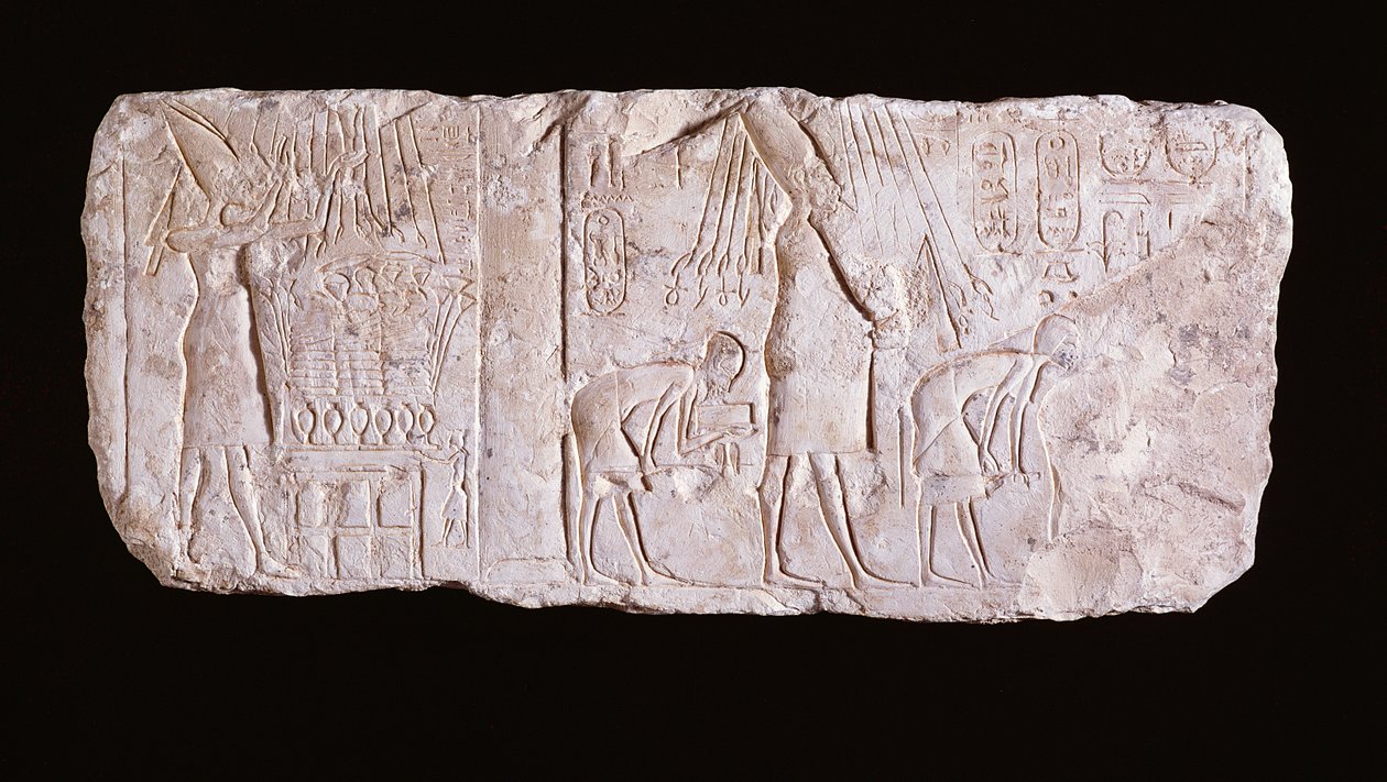 Relieff av den kjetterske kong Akhenaten som viser kongen stående, armene løftet, foran et offerbord og gå i prosesjon for å feire den kongelige heb sed-festivalen, New Kingdom, 1353-37 f.Kr. av Egyptian 18th Dynasty