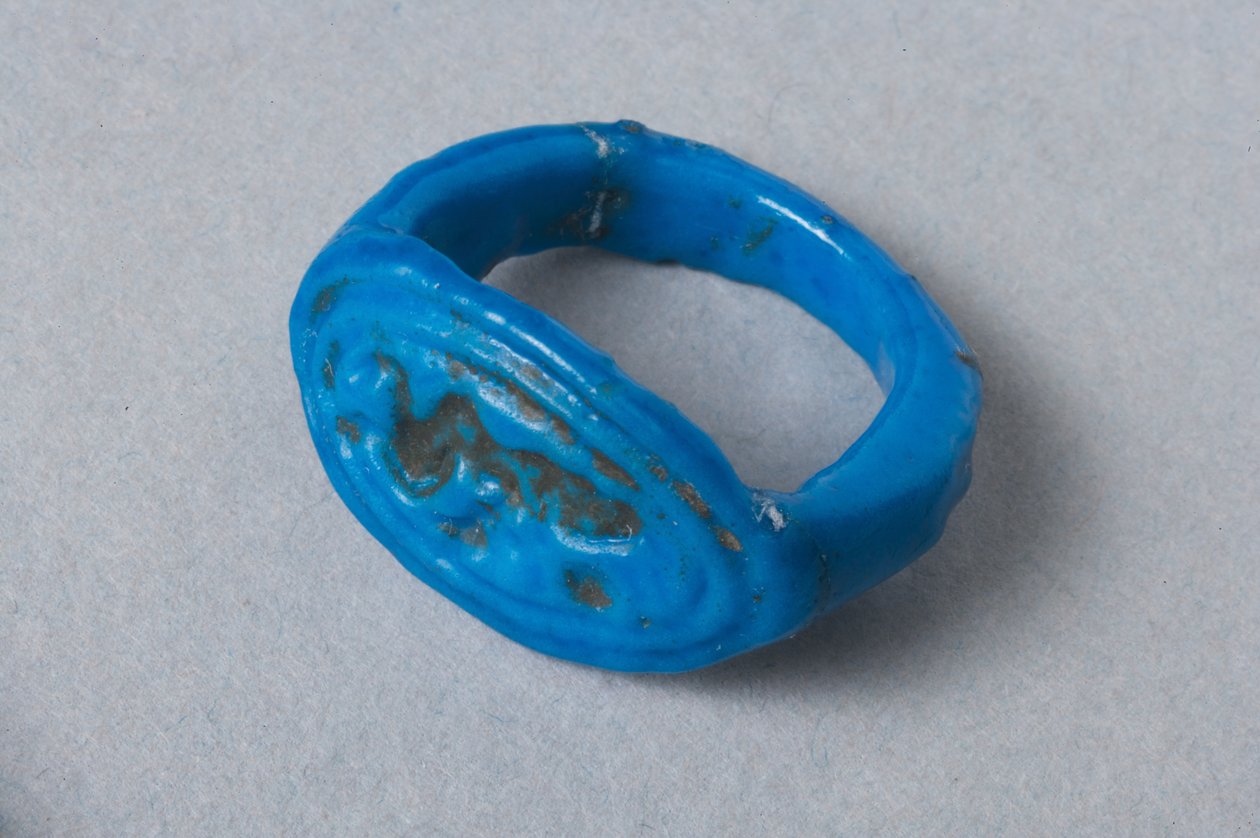 Ring som viser dansende Bes-figur, New Kingdom (fajanse) av Egyptian 1st Dynasty
