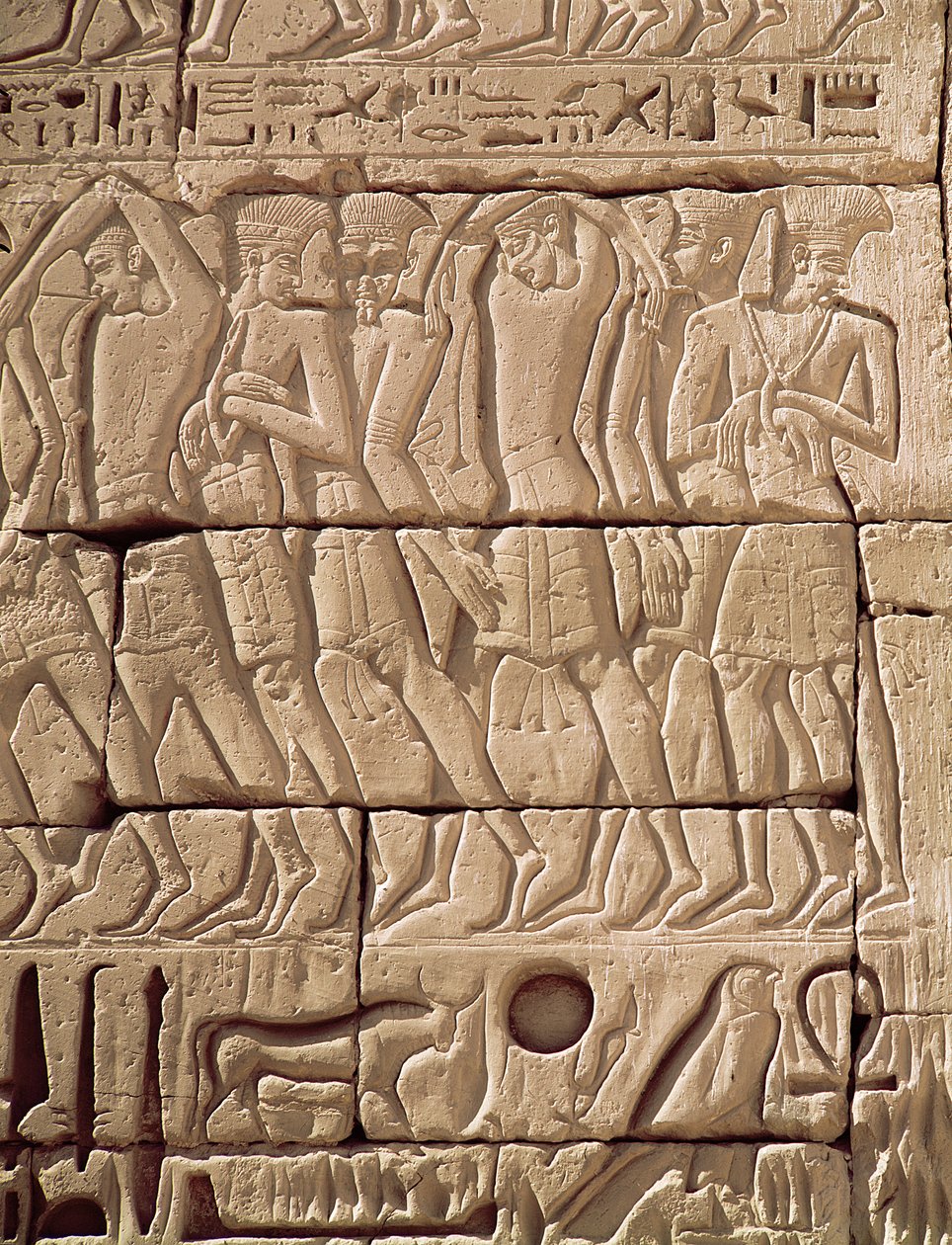 Filistinske fanger ledes bort fra Ramses III-tempelet (ca. 1184-1153 f.Kr.) New Kingdom (sandstein) av Egyptian 20th Dynasty