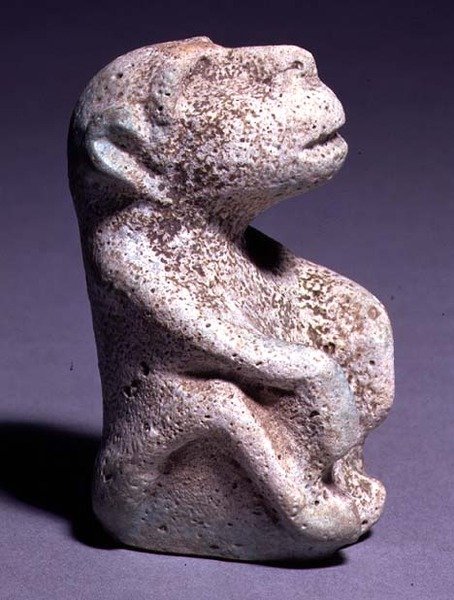 Bavianstatuett, fra Hierakonpolis-tempelet, hovedforekomst, tidlig dynastisk periode, 1.-2. dynasti (glasert fajanse) (se også 282581) av Egyptian