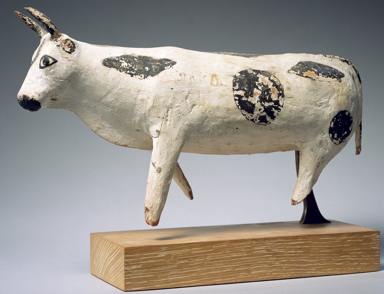 Okse eller okse, Middle Kingdom (malt tre) av Egyptian 11th Dynasty