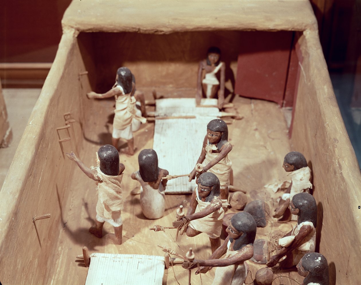 Begravelsesmodell av et tekstilverksted, fra graven til Meketre, Valley of the Nobles, Middle Kingdom, ca. 2000 f.Kr. (malt tre) av Egyptian 11th Dynasty