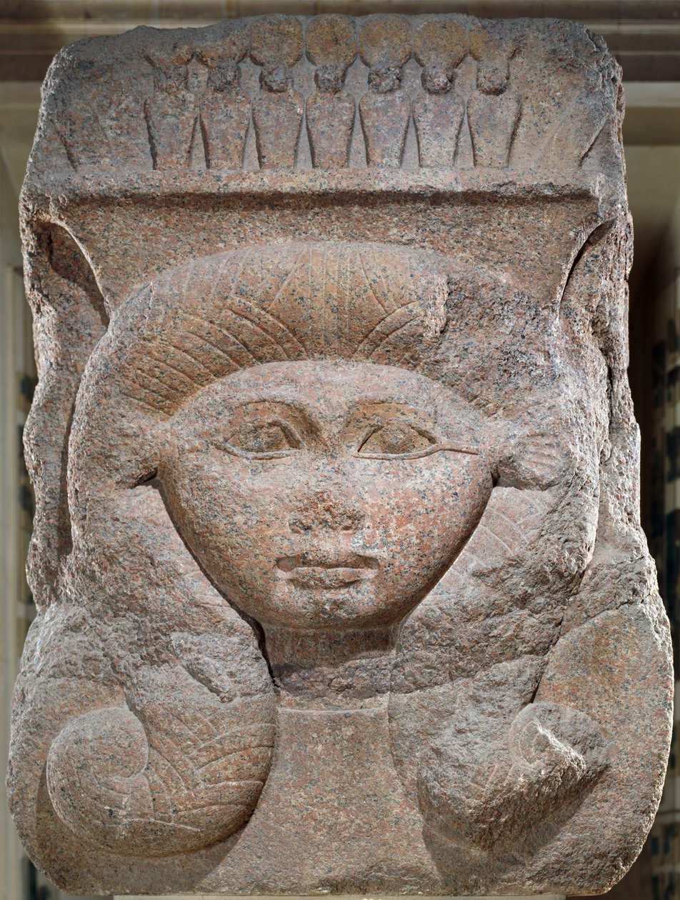 Hovedstad med hodet til Hathor overtatt av Osorkon II (ca. 883-855 f.Kr.) fra Bubastis, Middle Kingdom (granitt) av Egyptian 12th Dynasty