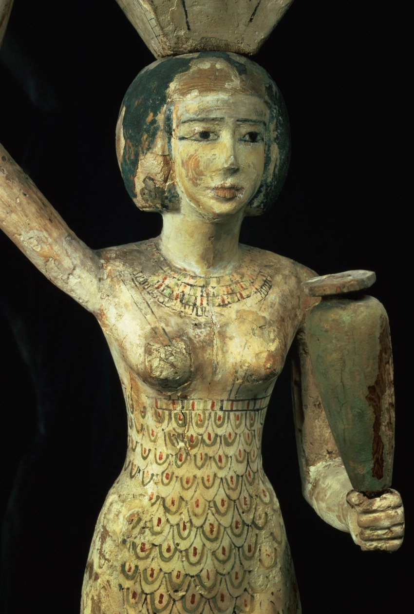 Kvinnelig offerbærer som bærer en vannvase i hånden og et kar på hodet, Egyptisk, Midtriket, ca. 1950 f.Kr. (stuccoed og malt fikentre) (detalj av 93791) av Egyptian 12th Dynasty