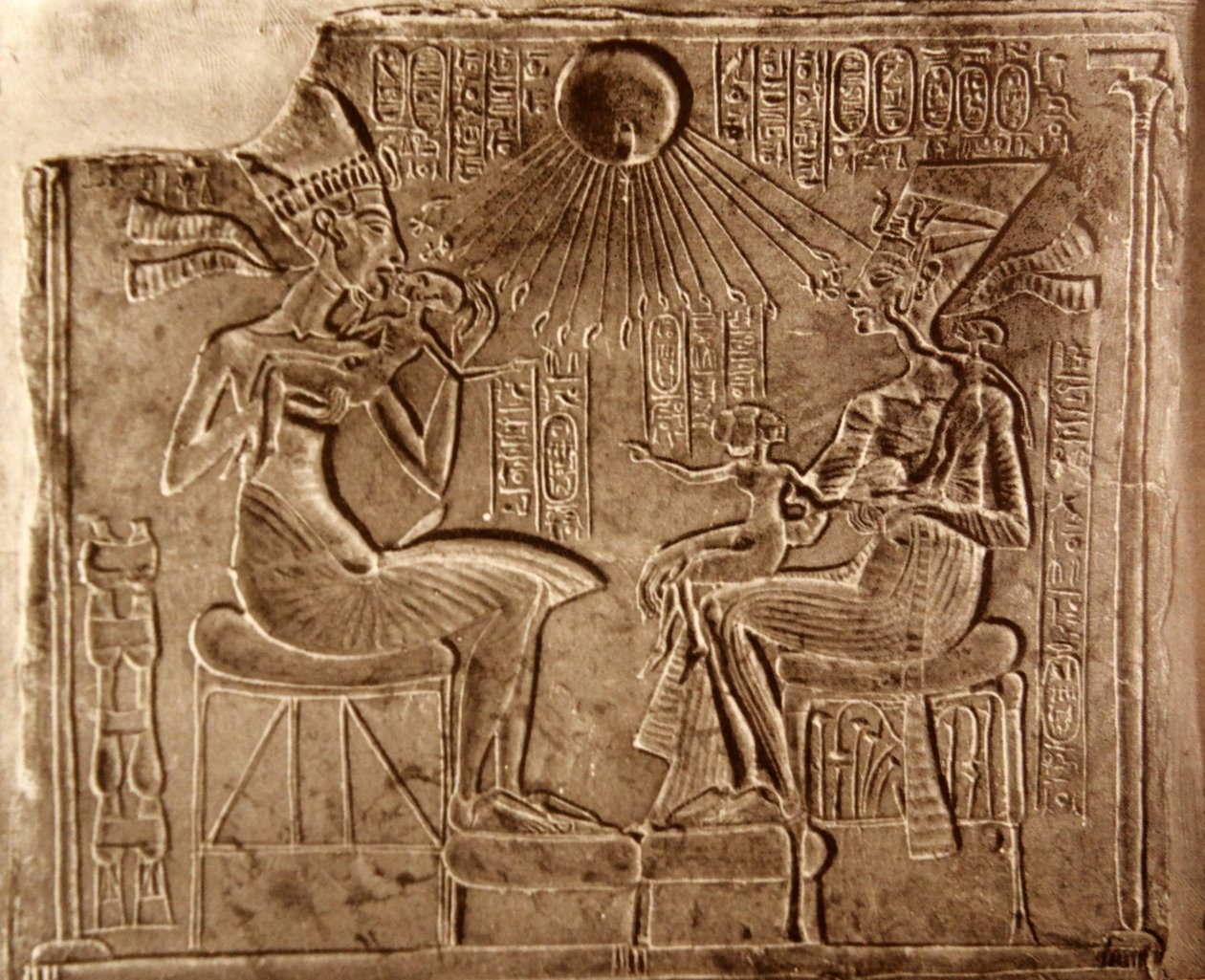 Akhenaten og hans familie, fra Akhetaten (moderne Tell el-Amarna). av Egyptian 18th Dynasty