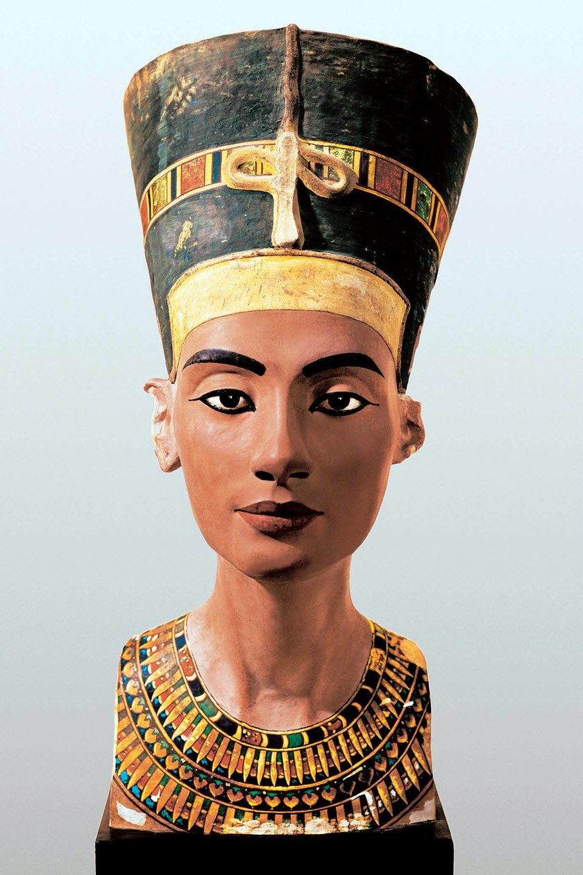 Byste av den egyptiske dronningen Nefertiti (1353-1336 f.Kr.), kone til farao Amenophis IV Akhenaten av Egyptian 18th Dynasty