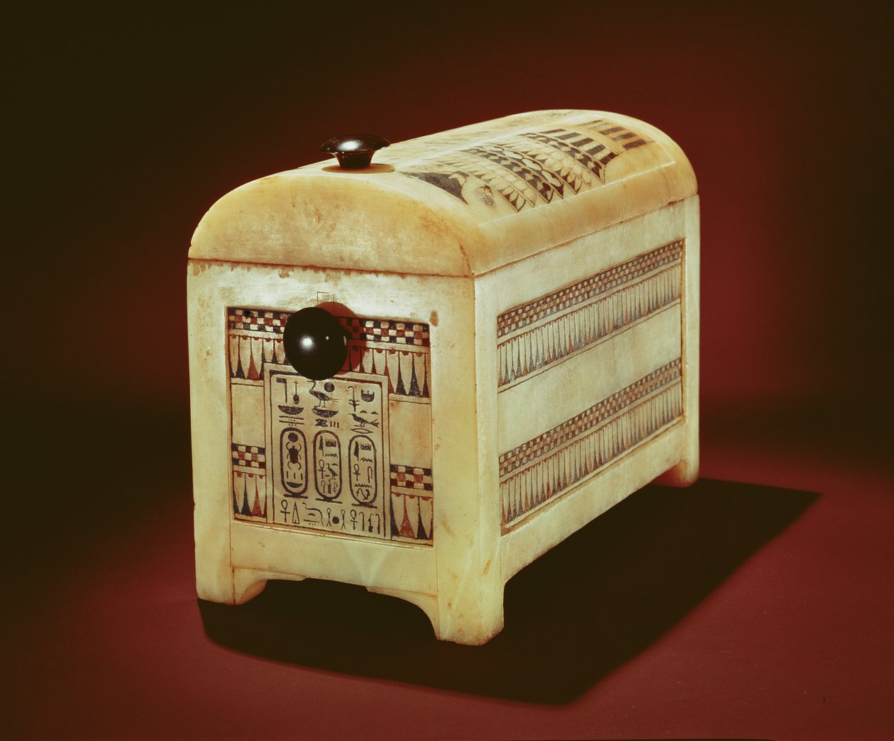 Kist, fra graven til Tutankhamun, New Kingdom (malt alabast) av Egyptian 18th Dynasty