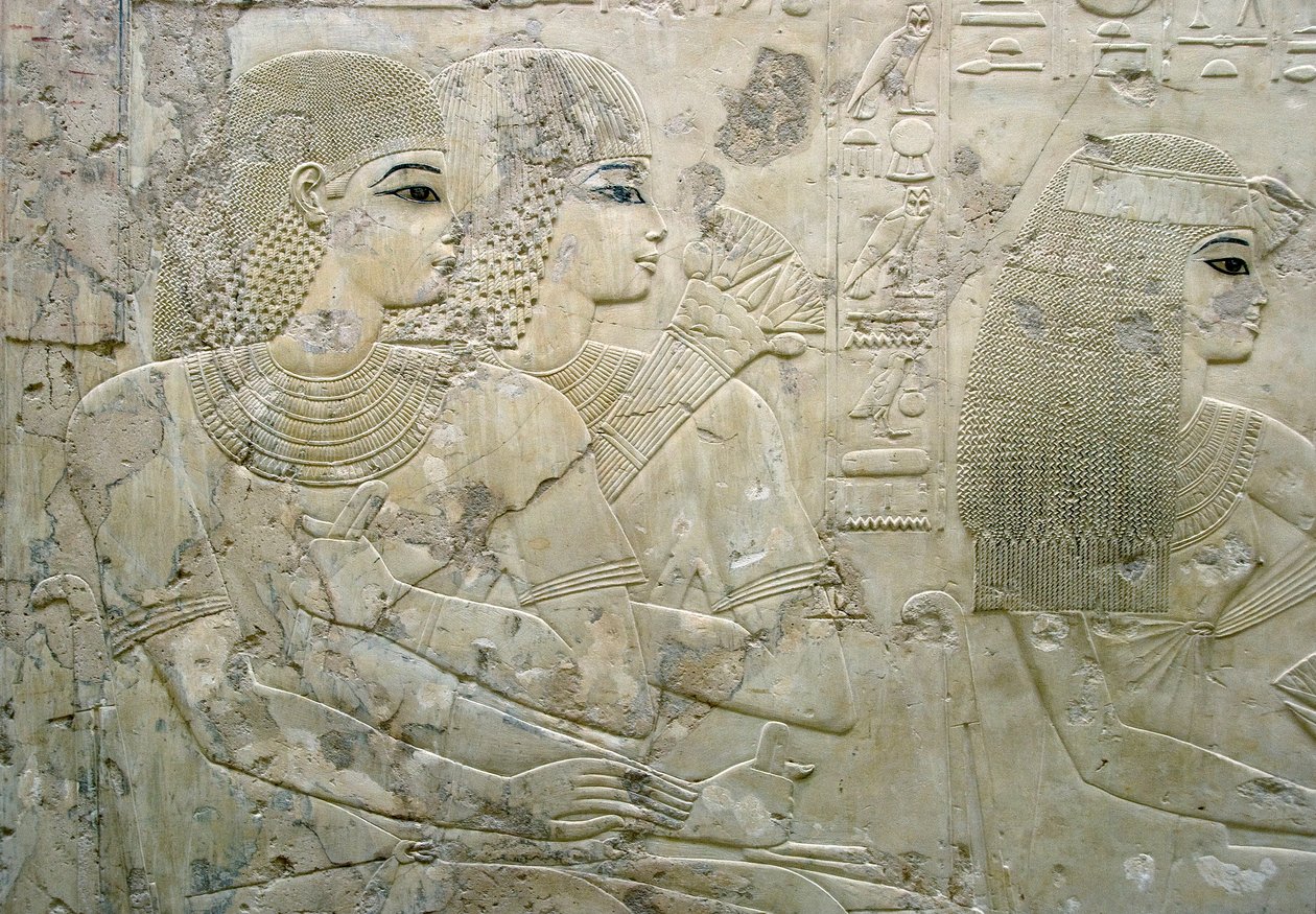 Egyptisk antikvitet: basrelieff som representerer gjestene ved en begravelsesbankett - Graven til vizieren Ramose (18. dynasti) - Luxor, Theben, de adeliges grav Egypt - Egyptisk sivilisasjon: Basrelieff som viser gjestene ved en begravelsesbankett, fra gr av Egyptian 18th Dynasty
