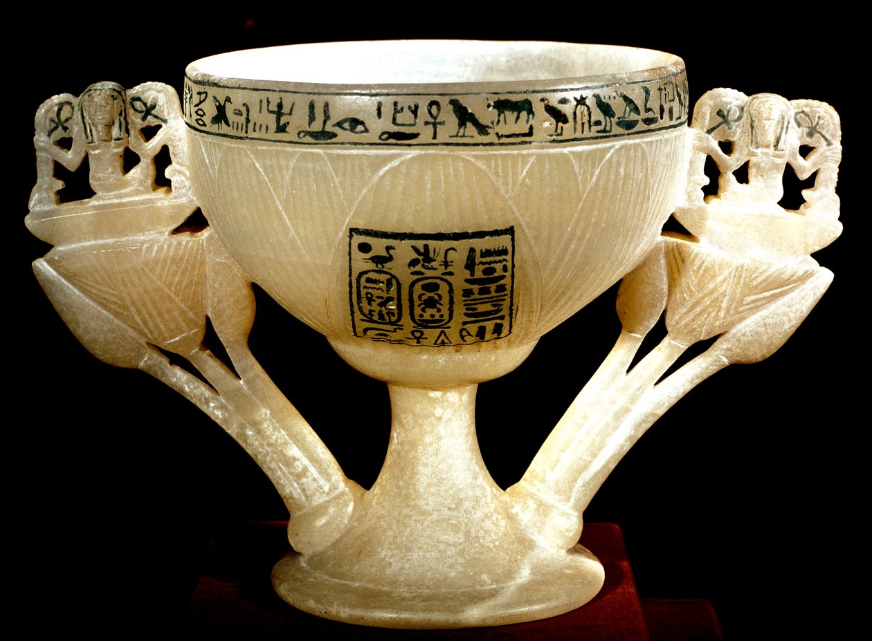 Egyptisk antikvitet: kopp av udødelige til velgjørerne til Theben. Lotusformet albasterbeger. Fra skattmesteren til Tutankhamun (hele Ankh-amun eller Tutankhamun) (1345-1327 f.Kr.) 18. dynasti. funnet i kongenes dal, Theben. 1342 f.Kr. Kairo, egyptisk av Egyptian 18th Dynasty