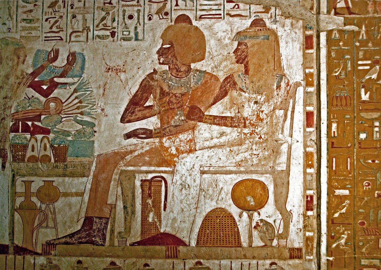 Egyptisk antikvitet: maleri som dekorerer graven til Userhat (Ursehat) (TT56) seniorfunksjonær i badet (18. dynastiet) som representerer ham med sin kone Mutneferet (Moutneferet) som mottar tilbud (halskjede, brett med lotusblomst og mat). Luxor, West Ban av Egyptian 18th Dynasty