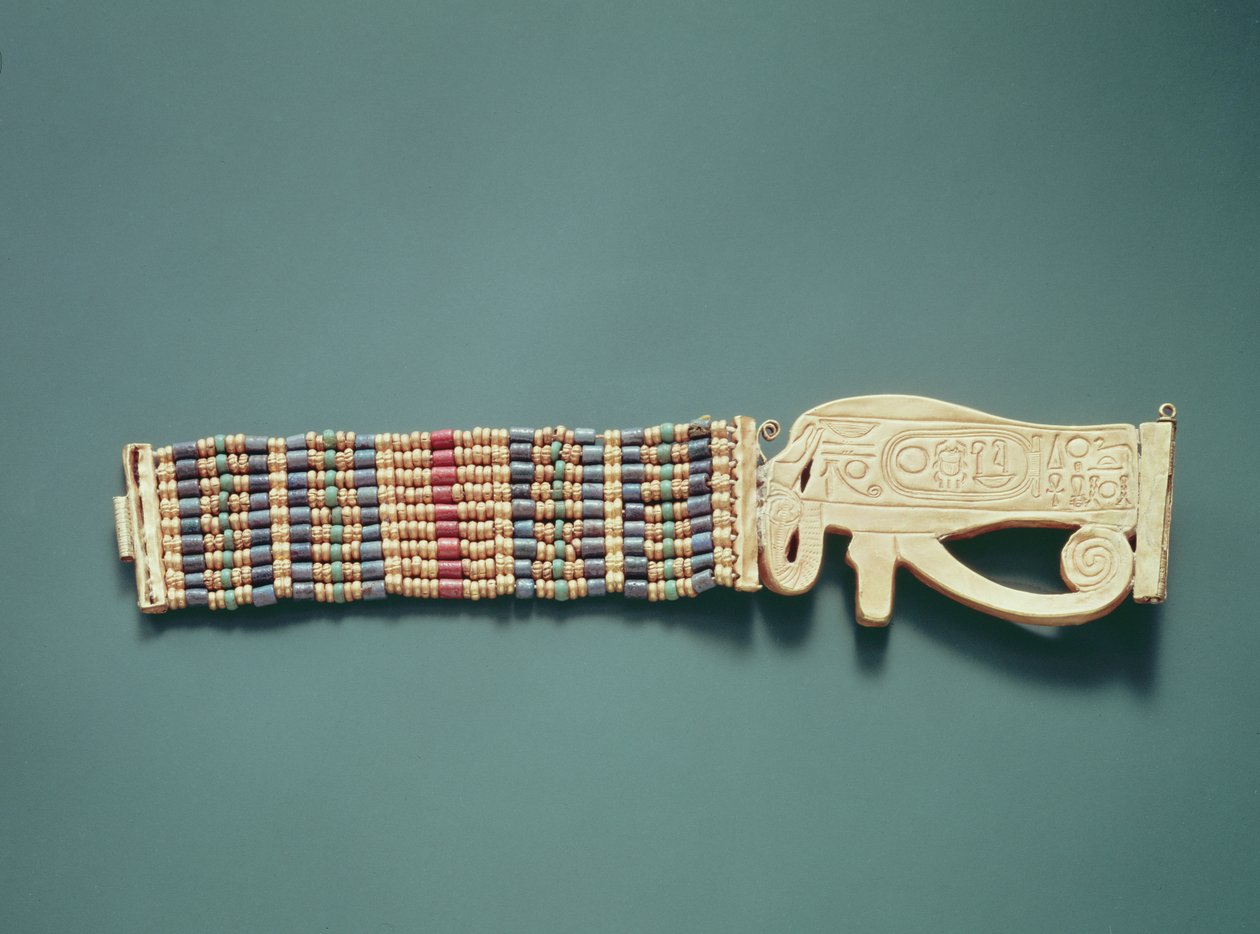 Fleksibelt perlearmbånd, fra Tutankhamons grav, New Kingdom (gull og karneol med gull, fajanse og glassperler) (se også 391012-13) av Egyptian 18th Dynasty