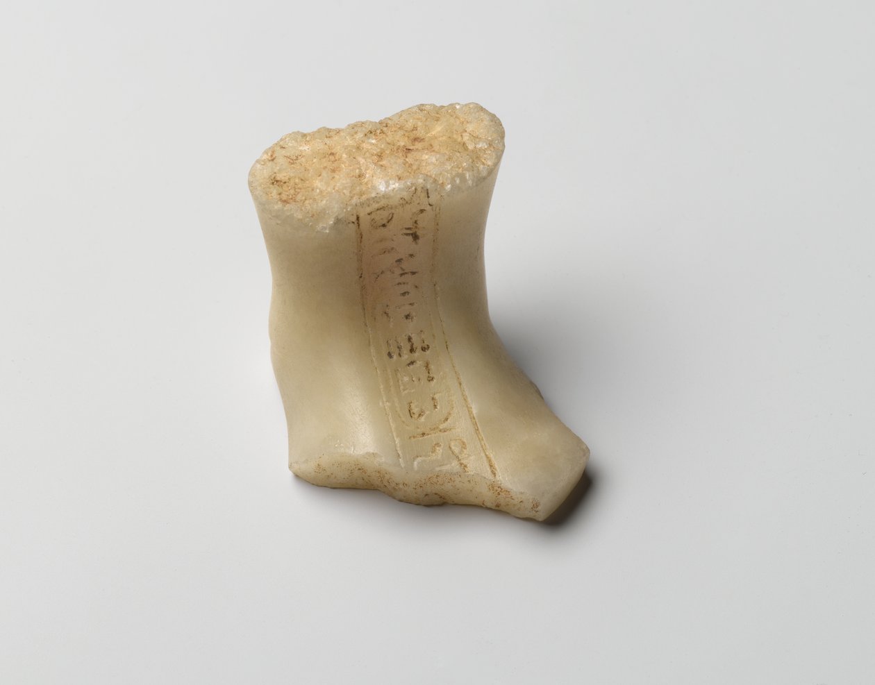 Foten til en shabti av Nefertiti, New Kingdom (alabast) av Egyptian 18th Dynasty