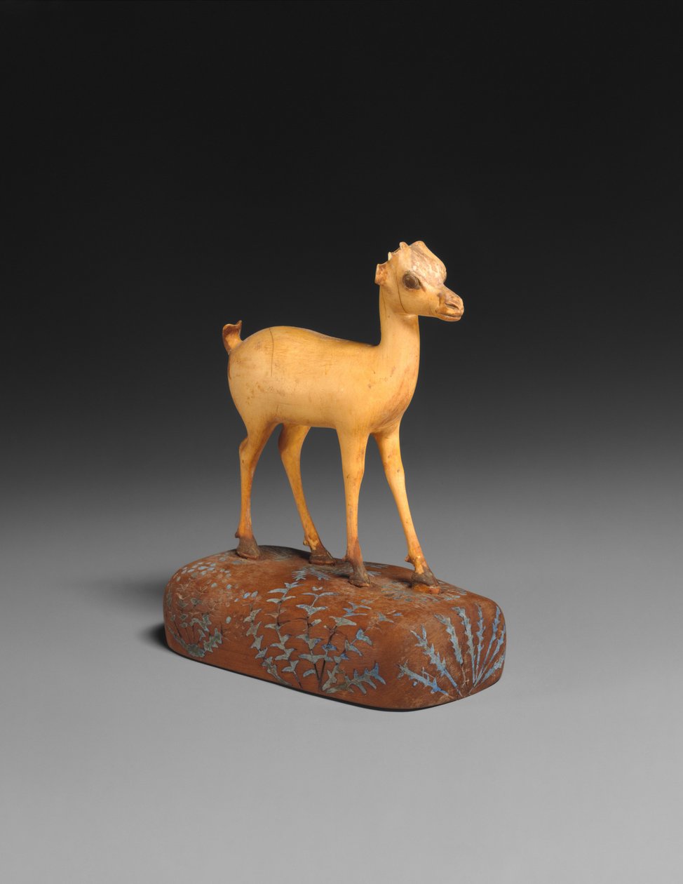 Gaselle, ca. 1390–1353 f.Kr. (elefant elfenben, tre, blåpigmentinnlegg) av Egyptian 18th Dynasty