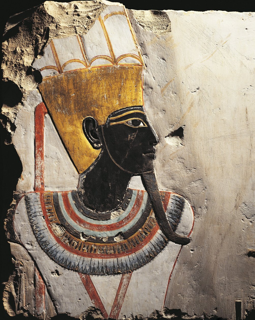Kalksteinsblokker malt med relieffer som viser Gud Amun-Min, fra Temple of Tuthmosis III i Deir el-Bahari, Egypt av Egyptian 18th Dynasty