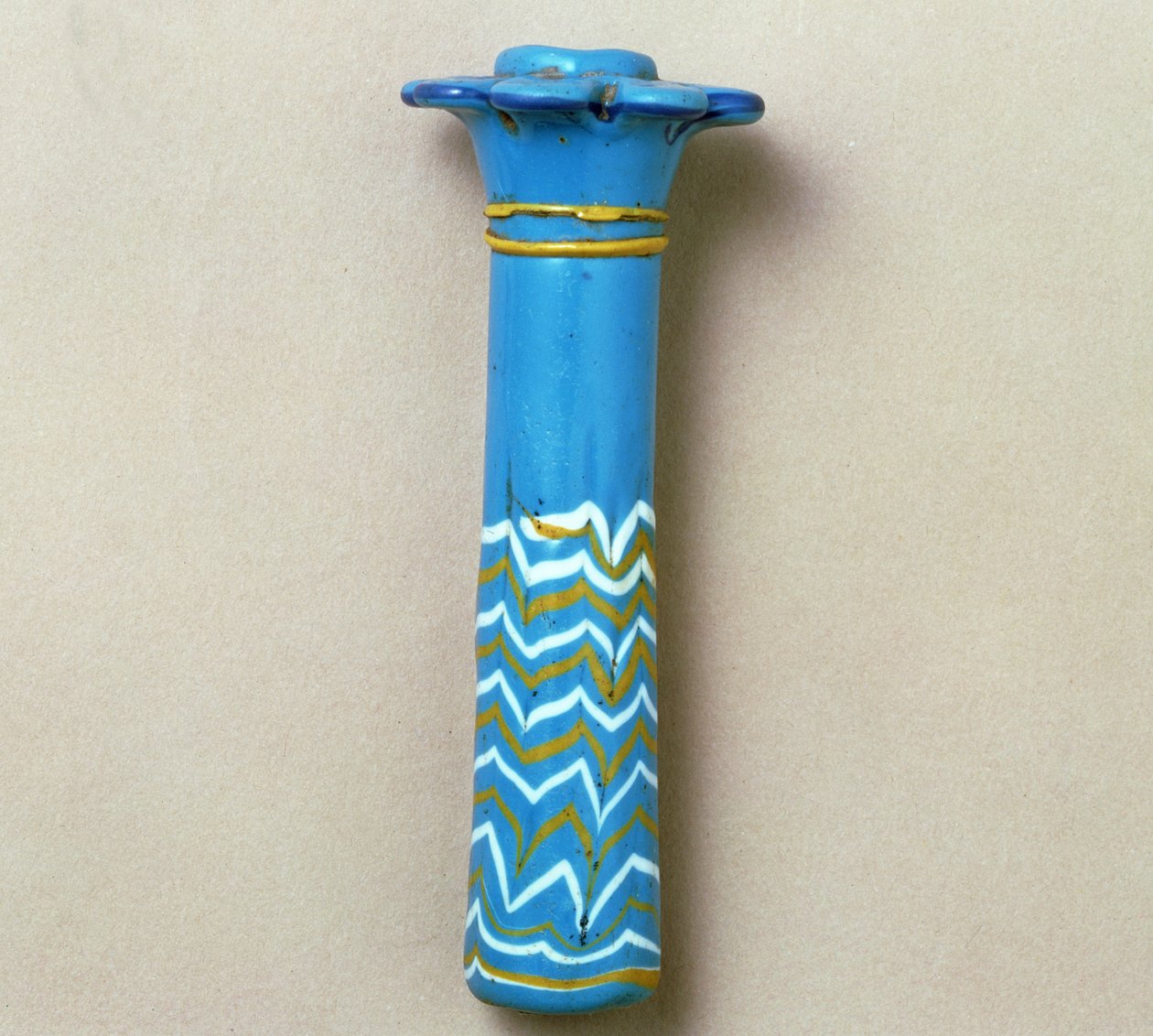 Palm kolonne kohl kolbe, fra Amarna, New Kingdom (ugjennomsiktig turkis) (detalj av 44958) av Egyptian 18th Dynasty