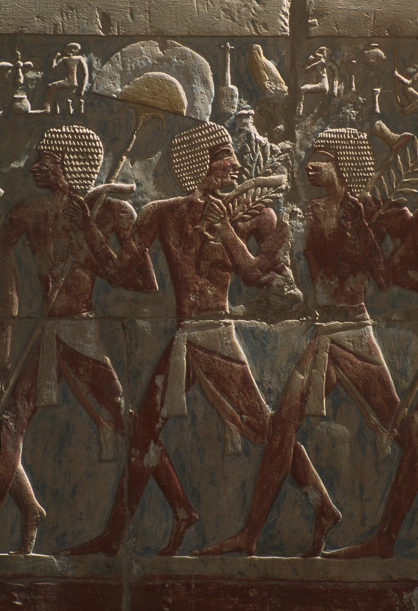 Relieff som viser en parade til ære for gudinnen Hathor, detalj, fra liktempelet i Hatshepsut (ca. 1503-1482 f.Kr.) New Kingdom (malt kalkstein) (se også 382845) av Egyptian 18th Dynasty