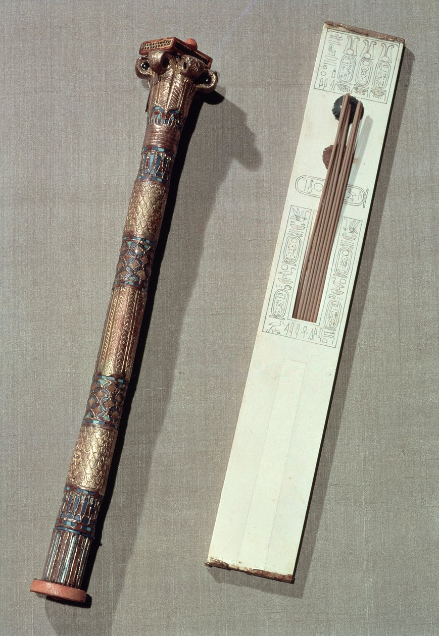 Skriftskriverpalett og et etui for å skrive siv, fra graven til Tutankhamon (ca. 1370-52 f.Kr.) New Kingdom (se også 228566) av Egyptian 18th Dynasty