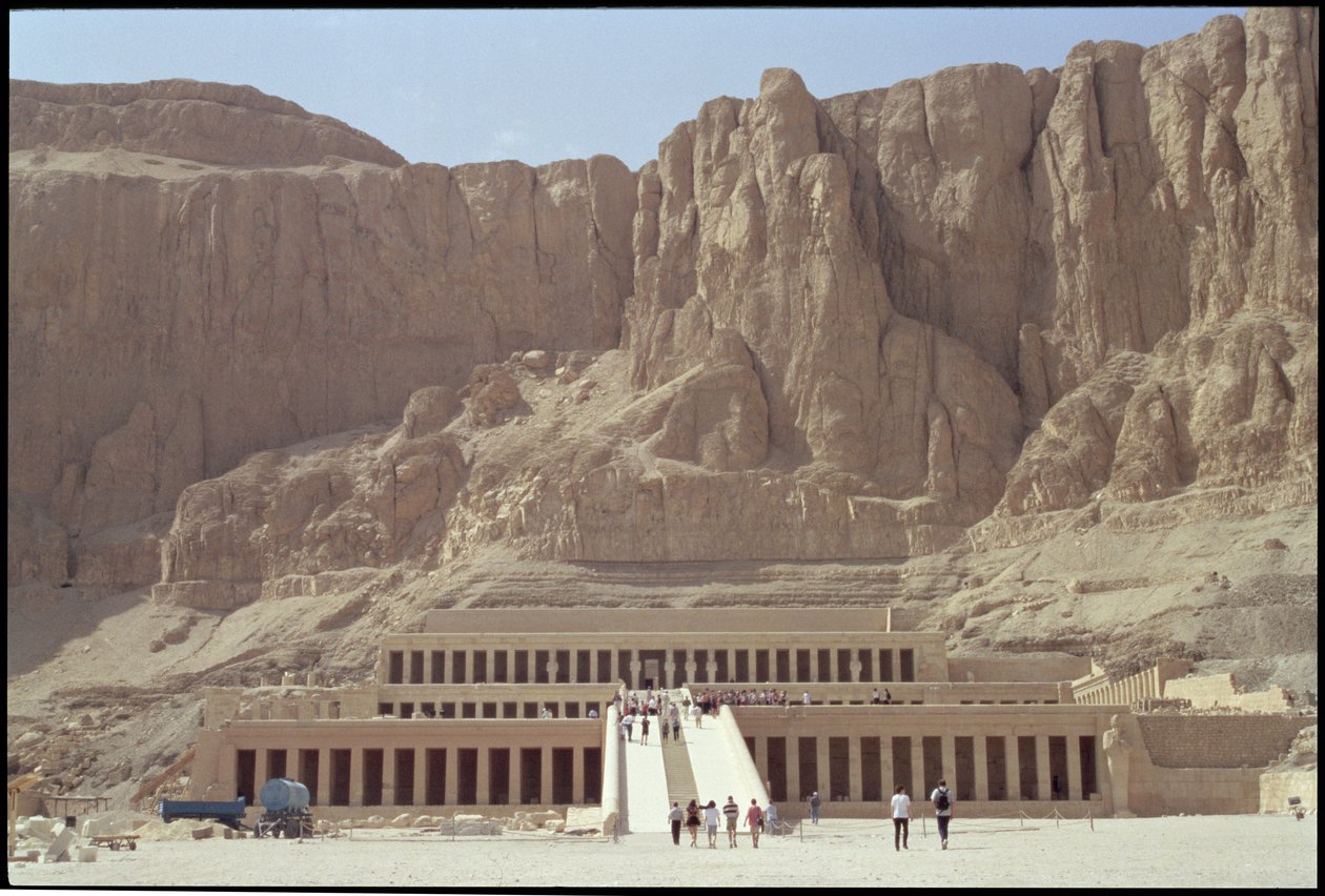 The Mortuary Temple of Queen Hatshepsut (ca. 1503-1482 BC) New Kingdom av Egyptian 18th Dynasty