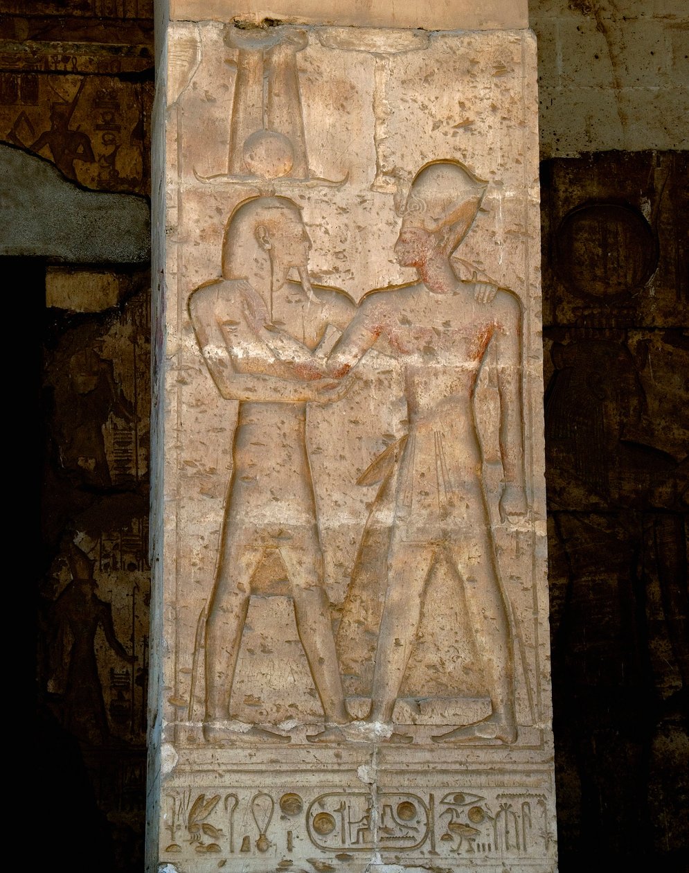 Gammel egyptisk kunst: Lavt relieff på søylen i templet til Sethi I (Sety eller Seti I av Egyptian 19th Dynasty