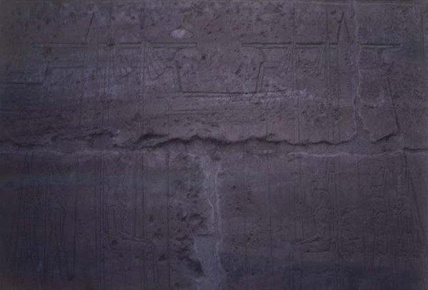 Relieff som viser tempelet til Amuns fasade, fullført av Ramesses II (1298-32) (bilde) av Egyptian 19th Dynasty