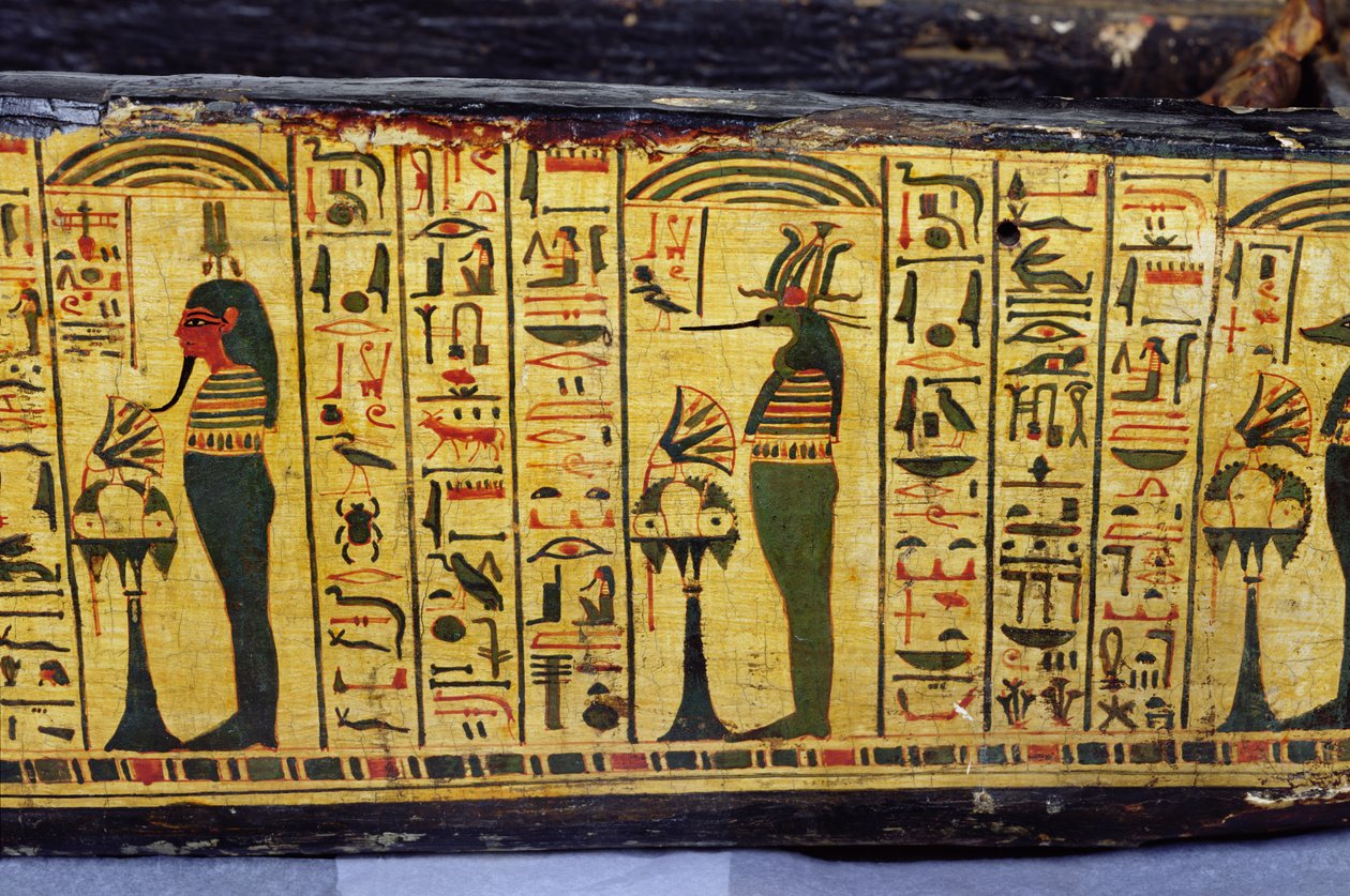 Detalj av den ytre kistebunnen til mumien til Nesyamun, muligens funnet i Deir El-Bahri, New Kingdom, ca. 1100 f.Kr. (malt tre) av Egyptian 20th Dynasty