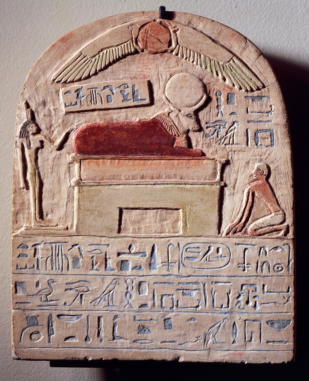 Malt kalksteinsstele av guden Apis av Egyptian 21st Dynasty
