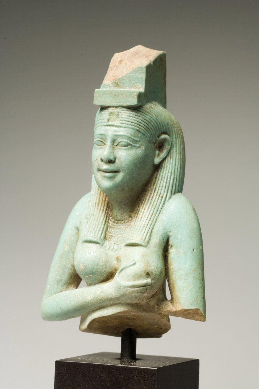 Fragment av Isis, sen dynastisk periode (fajanse) (se også 270350) av Egyptian 26th Dynasty