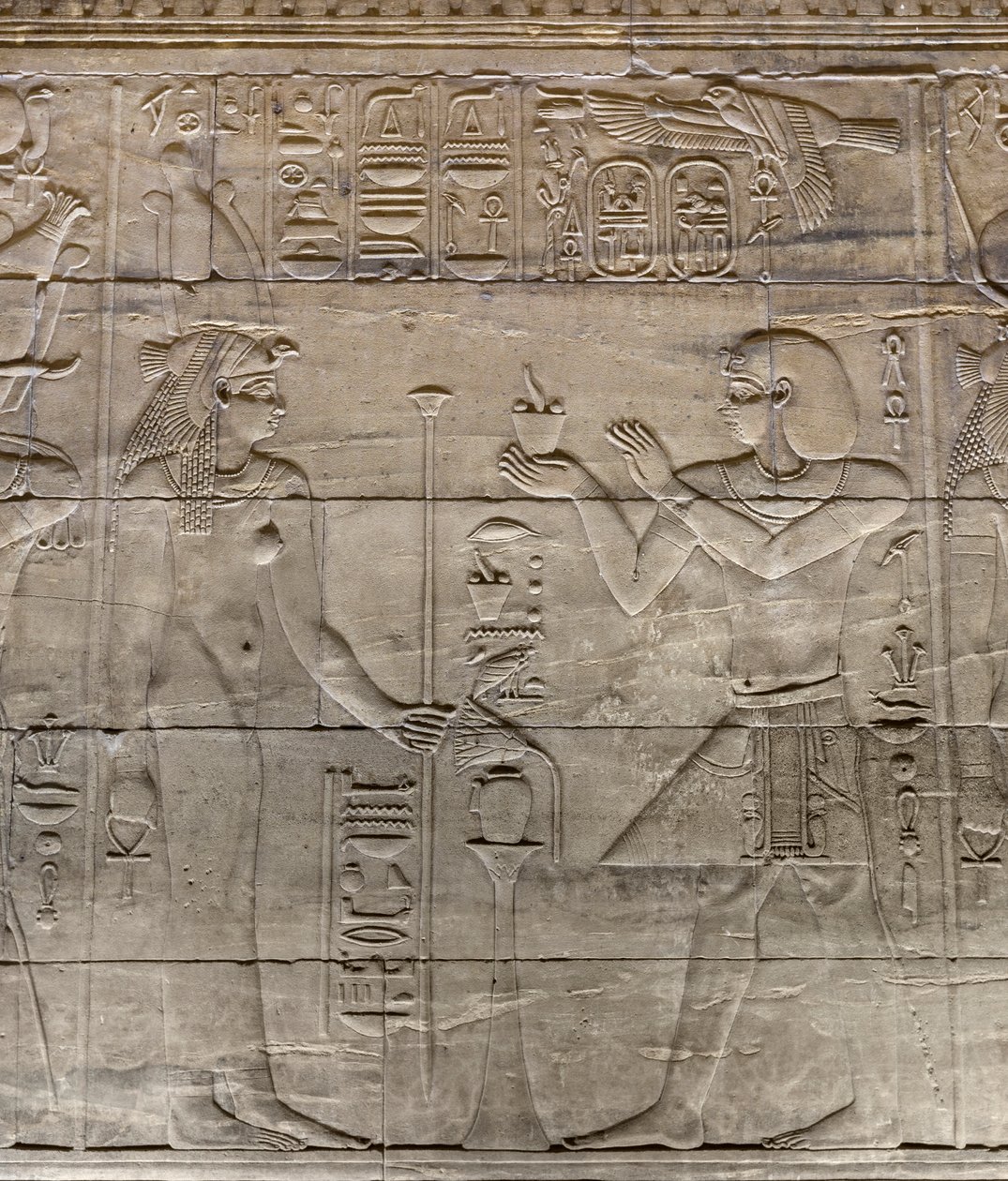 Relieffer i den indre helligdommen, Philae-tempelet, Aswan, Egypt av Egyptian 30th Dynasty